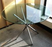круглый стеклянный стол Тог 